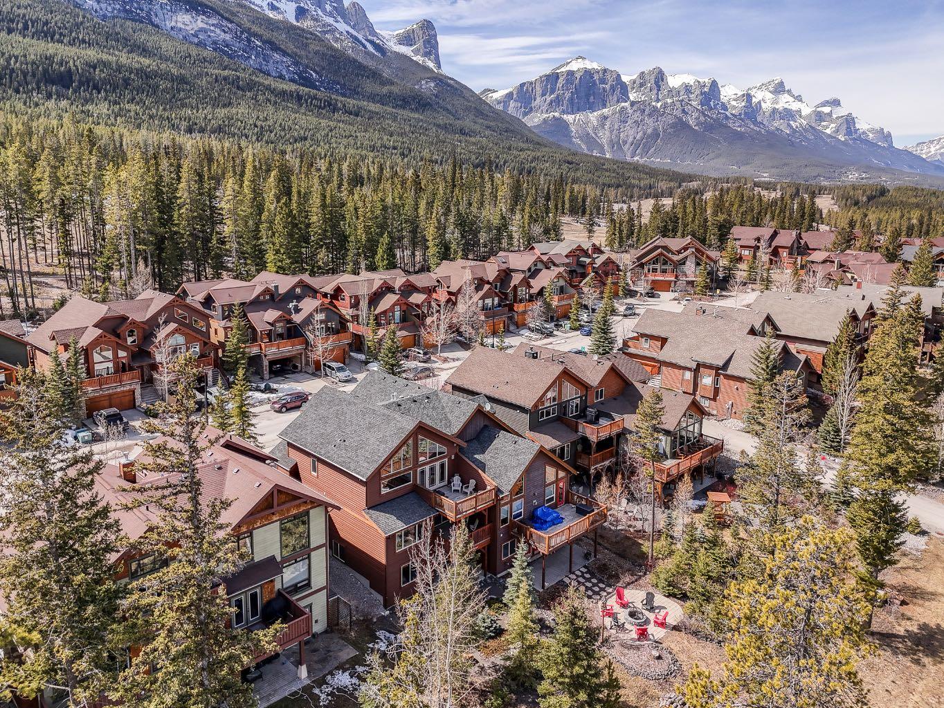 158 Hubman Landing, Home with 4 bedrooms, 3 bathrooms and 4 parking in Canmore AB | Image 5