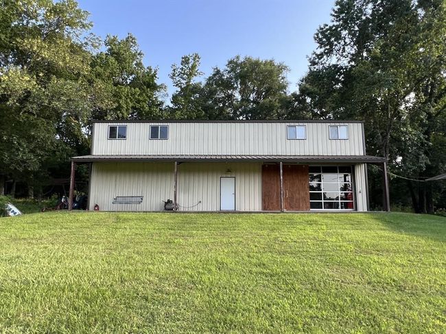 2290 Interstate 45 S, Home with 3 bedrooms, 2 bathrooms and 2 parking in New Waverly TX | Image 8