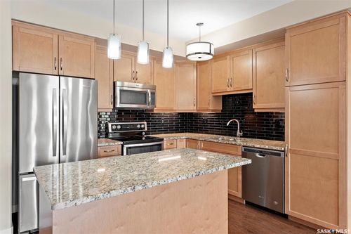 308-1015 Moss Ave, Saskatoon, SK, S7H4J3 | Card Image