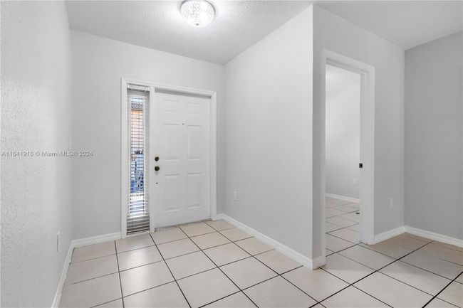 APT-4 - 7749 W 36 Th Ave, Townhouse with 3 bedrooms, 3 bathrooms and null parking in Hialeah FL | Image 4