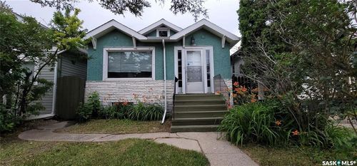 2074 Quebec St, Regina, SK, S4P1J9 | Card Image