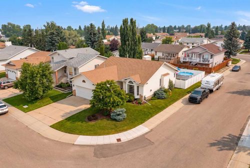 70 Densmore Cres, Red Deer, AB, T4R2L6 | Card Image