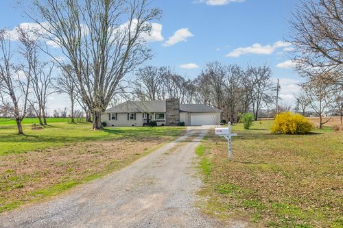 8956 Palmyra Rd, Oak Grove, KY, 42262-9346 | Card Image