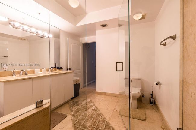 APT-603 - 17555 Atlantic Blvd, Condo with 2 bedrooms, 2 bathrooms and null parking in Sunny Isles Beach FL | Image 31