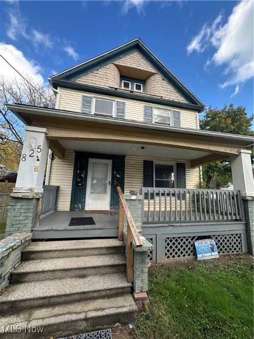 825 Kenmore Blvd, Akron, OH, 44314-2110 | Card Image