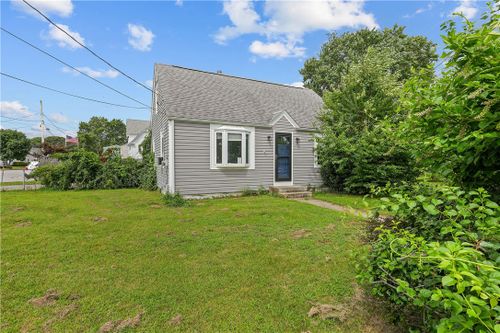 315 Pequot Avenue, Warwick, RI, 02889 | Card Image