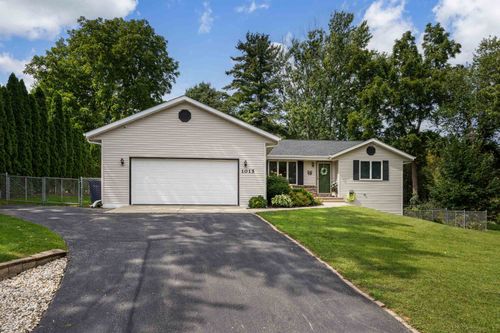 1015 N Willard Avenue, Janesville, WI, 53545 | Card Image