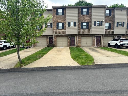 118 Forest Dr, Seven Fields, PA, 16046-7802 | Card Image