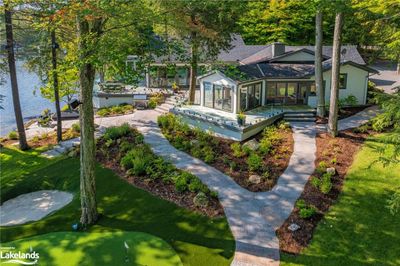 1082 Halls Rd, House other with 5 bedrooms, 4 bathrooms and 10 parking in Muskoka ON | Image 2