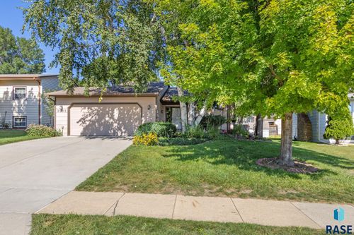 2008 S Melanie Ln, Sioux Falls, SD, 57103-4266 | Card Image