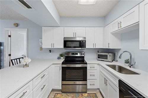 212-212 Se Village Dr, Port Saint Lucie, FL, 34952-7711 | Card Image