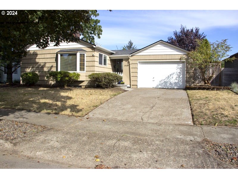 88th Ave, Portland, OR 97216