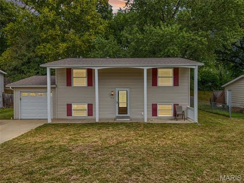 510 Keeney Dr, Saint Charles, MO, 63304-5542 | Card Image
