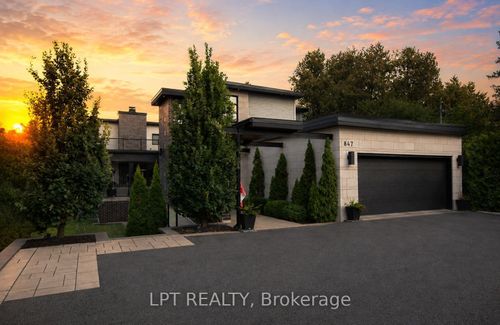 847 Walkley Rd, Ottawa, ON, K1V6R6 | Card Image