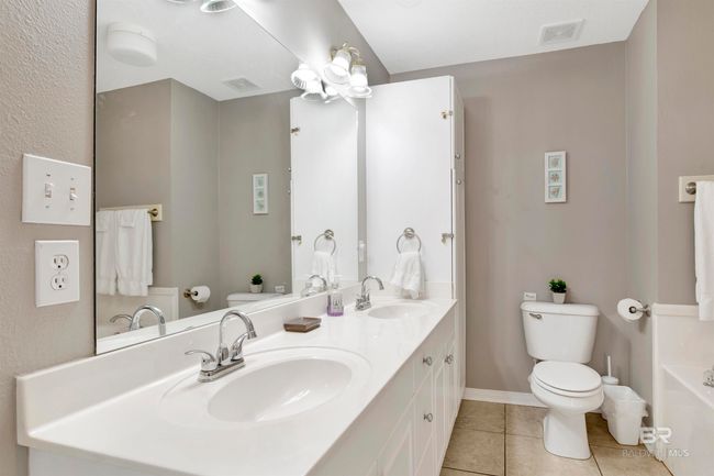 Bathroom | Image 16