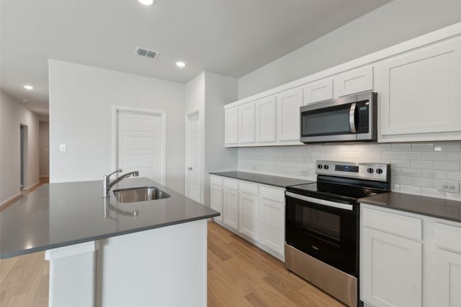 9229 Wild Stampede Way, House other with 4 bedrooms, 3 bathrooms and null parking in Crowley TX | Image 7