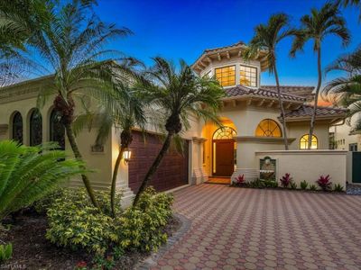 7855 Vizcaya Way, House other with 3 bedrooms, 3 bathrooms and null parking in Naples FL | Image 2