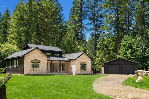 11905 325th Ave Ne, Duvall, WA, 98019-7016 | Card Image