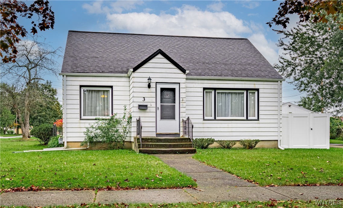 Taylor Dr, Tonawanda, NY 14150