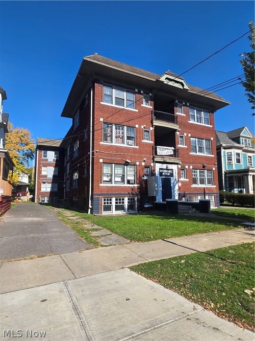 3308 Archwood Ave, Cleveland, OH, 44109-2582 | Card Image