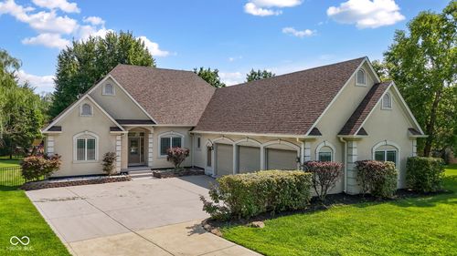129 Back Creek Overlook, Greenwood, IN, 46142-4732 | Card Image