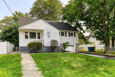 70 Mason Street, House other with 4 bedrooms, 3 bathrooms and null parking in Menlo Park Terrace NJ | Image 3