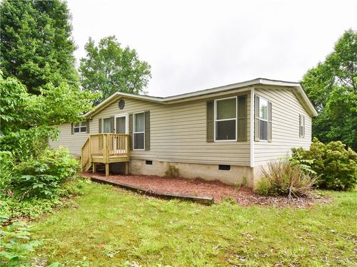 1985 Griffin Rd, Rural Hall, NC, 27045-9526 | Card Image