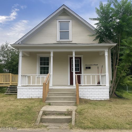 1711 Bonnot Pl Ne, Canton, OH, 44705-1709 | Card Image