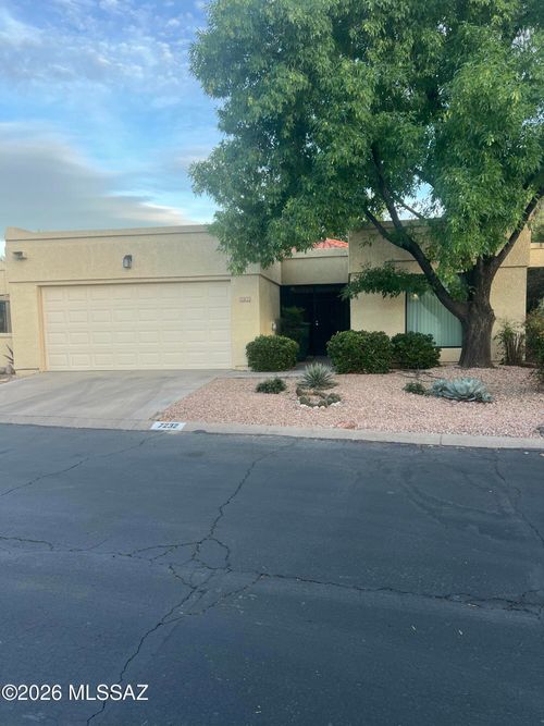7232 E Ashling Lane, Tucson, AZ, 85715 | Card Image