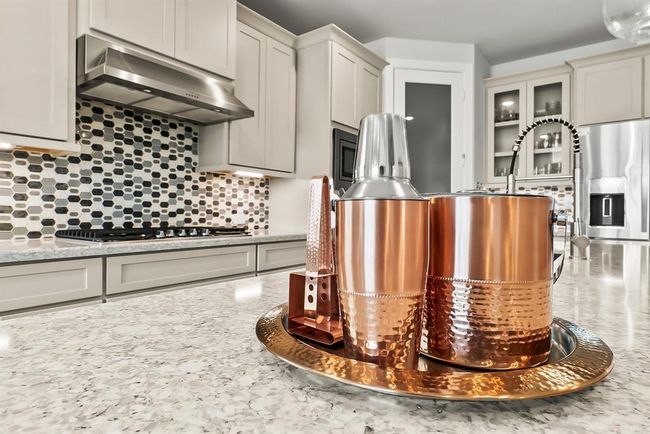 Great kitchen for entertaining or every day life. | Image 10