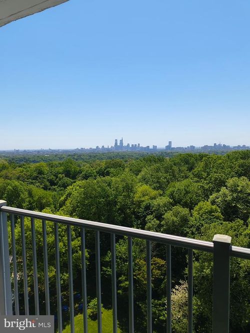 17m-3900 Ford Rd, PHILADELPHIA, PA, 19131-2040 | Card Image
