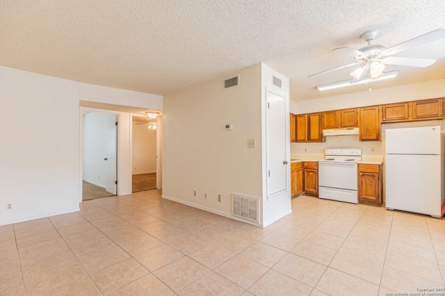 10563 Starcrest Dr, Home with 2 bedrooms, 1 bathrooms and null parking in San Antonio TX | Image 4