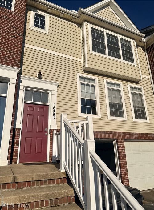 1963 E 85th St, Cleveland, OH, 44106-2015 | Card Image