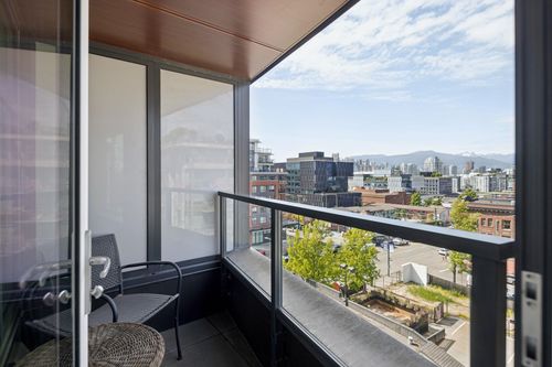 604-209 E 7th Ave, Vancouver, BC, V5T0H3 | Card Image
