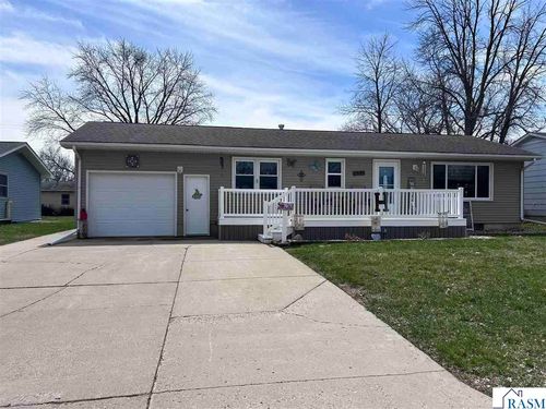 608 1st St Sw, Madelia, MN, 56062-1214 | Card Image