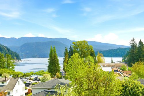 2222 Caledonia Avenue, North Vancouver, BC, V7G1T9 | Card Image