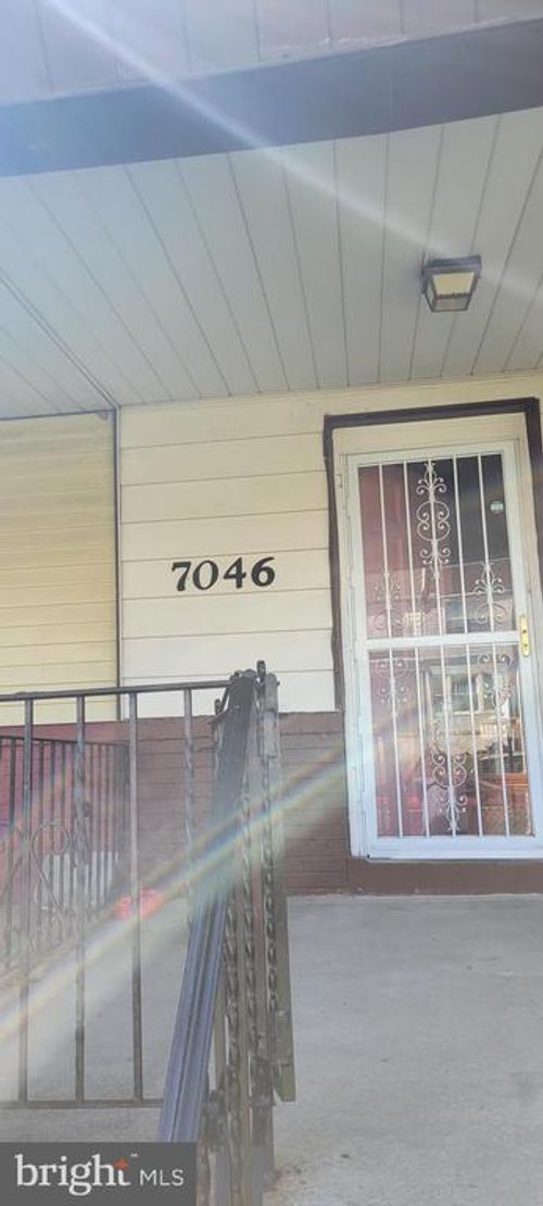 7046 Clover Ln, UPPER DARBY, PA, 19082-5311 | Card Image