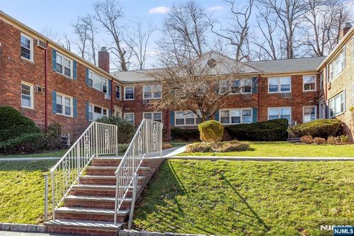 24 Hutton Ave, West Orange, NJ, 07052-4849 | Card Image