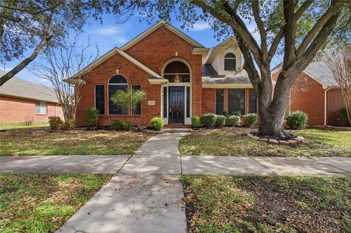 2306 Valley Creek Dr, Garland, TX, 75040-2846 | Card Image