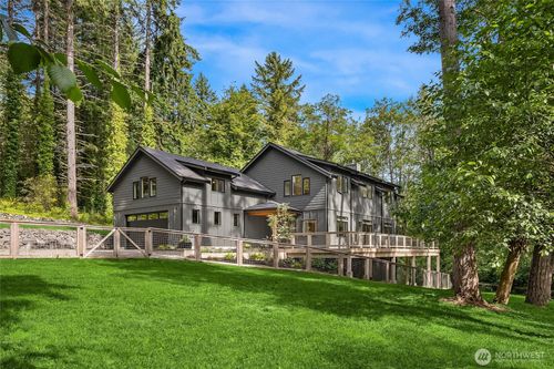 8636 Ne Belle Hill Ln, Bainbridge Island, WA, 98110-3075 | Card Image