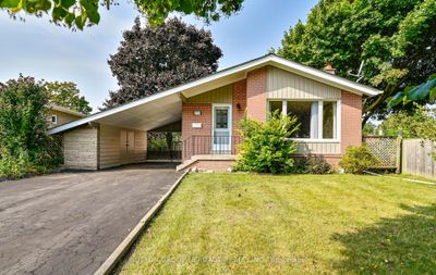 858 Chapleau Dr, House other with 3 bedrooms, 2 bathrooms and 5 parking in Pickering ON | Image 1