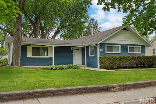 62 Lippincott Rd, Fox Lake, IL, 60020-1643 | Card Image