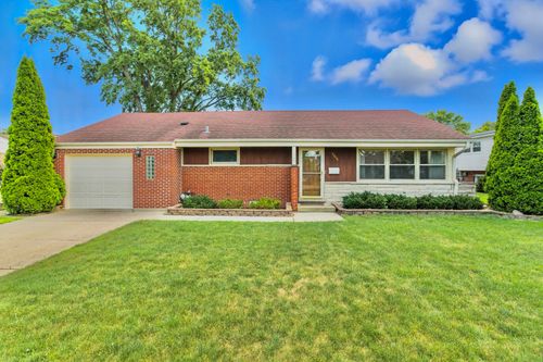 7215 Lyons St, Morton Grove, IL, 60053-1110 | Card Image