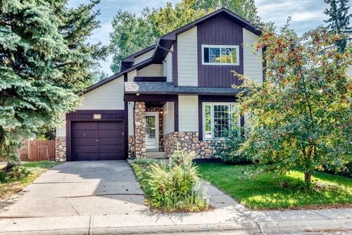 128 Marquis Place Se, House with 3 bedrooms, 2 bathrooms and 3 parking in Airdrie AB | Card Image