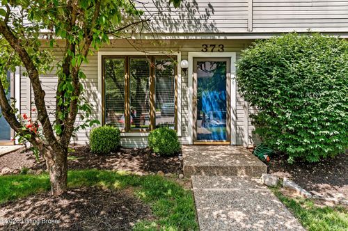 373-373 Crescent Spring Dr, Louisville, KY, 40206-2883 | Card Image