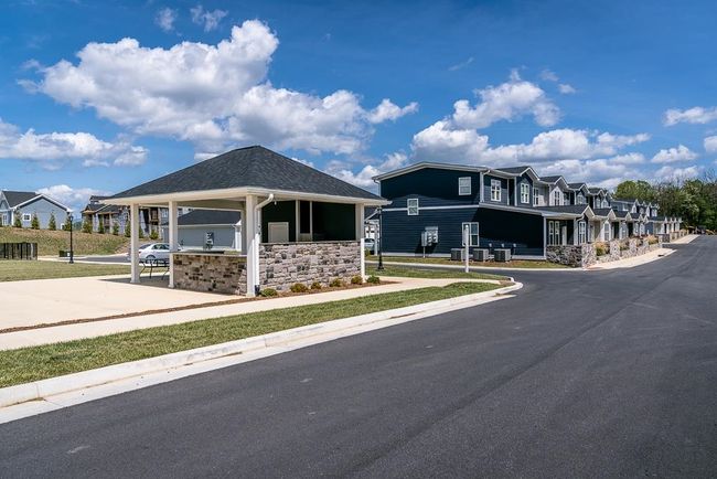 1524 Crownpoint Dr, Townhouse with 3 bedrooms, 2 bathrooms and null parking in Rockingham VA | Image 37
