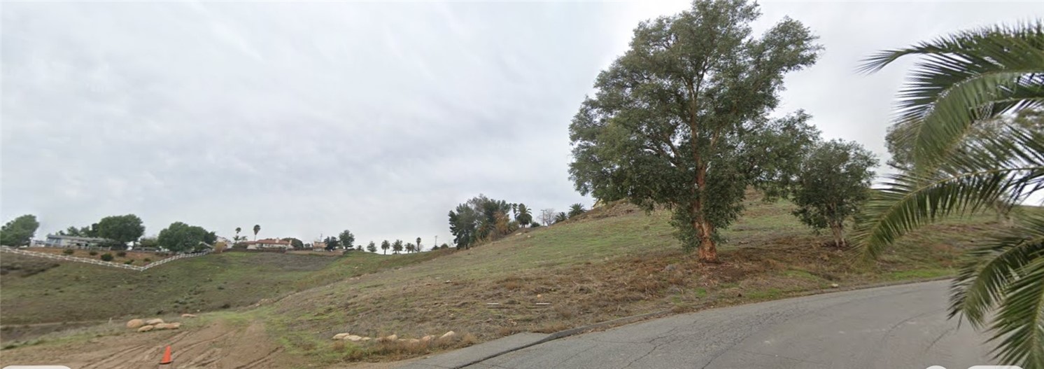 Land in Lake Elsinore 2