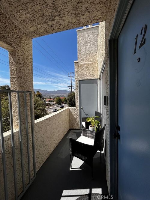 12-18209 Sierra Hwy, Canyon Country, CA, 91351-1410 | Card Image