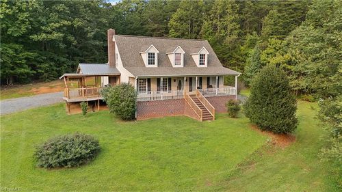 109 E Norman Rd, Mount Airy, NC, 27030-4879 | Card Image