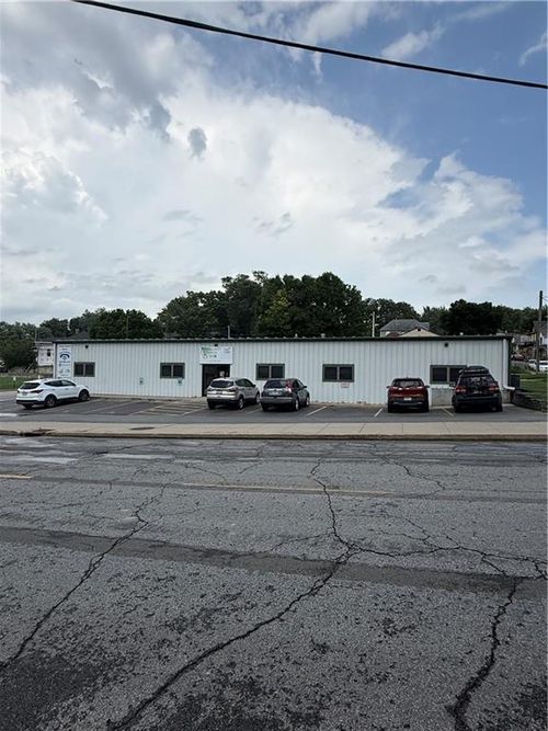 1203 N 6th Street, St Joseph, MO, 64501 | Card Image